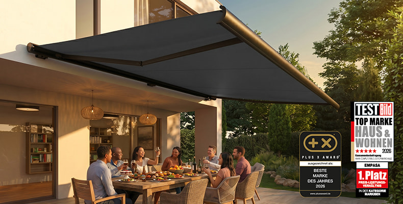 Elektrische Vollkassettenmarkise PROFI auf einer Terrasse