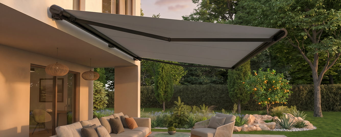 PROFI-Markise als Sonnenschutz auf einer Terrasse
