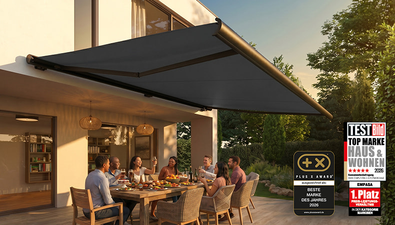 Elektrische Vollkassettenmarkise PROFI auf einer Terrasse