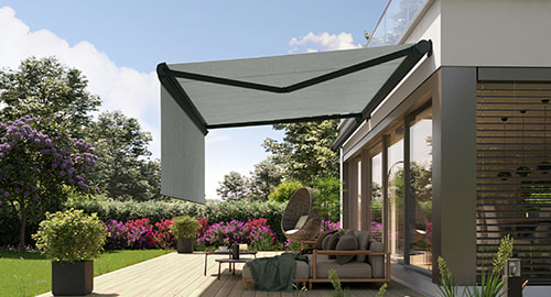 Moderne Kassettenmarkise mit Volant - perfekter Sonnenschutz für Balkon und Terrasse